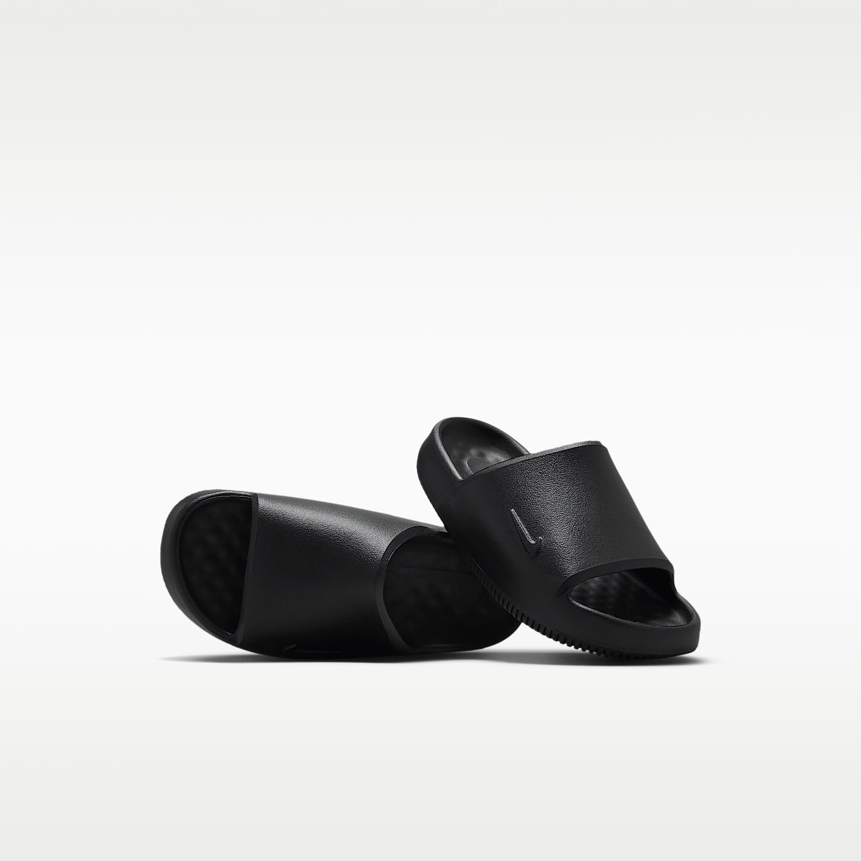 Nike Calm 2.0 Younger Kids' Slides. Nike SG